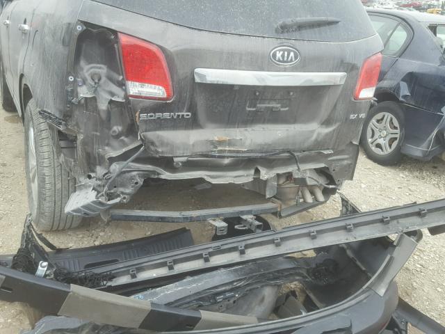 5XYKU4A26DG422441 - 2013 KIA SORENTO EX GRAY photo 9