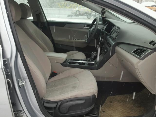 5NPE24AF8FH068570 - 2015 HYUNDAI SONATA SE SILVER photo 5