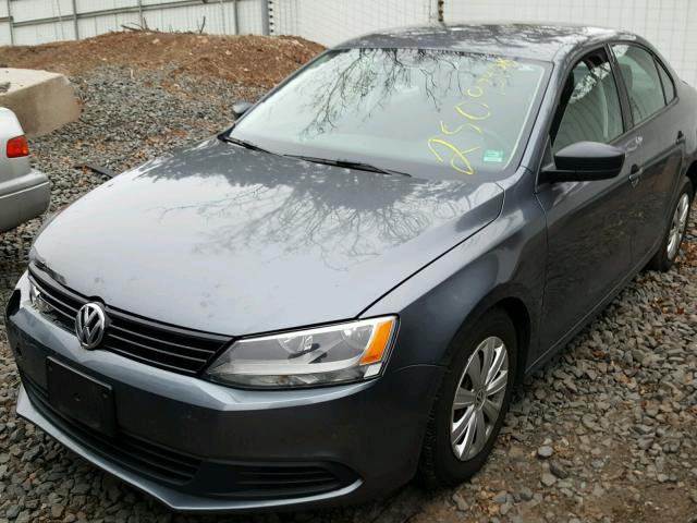 3VW2K7AJXBM347884 - 2011 VOLKSWAGEN JETTA BASE CHARCOAL photo 2