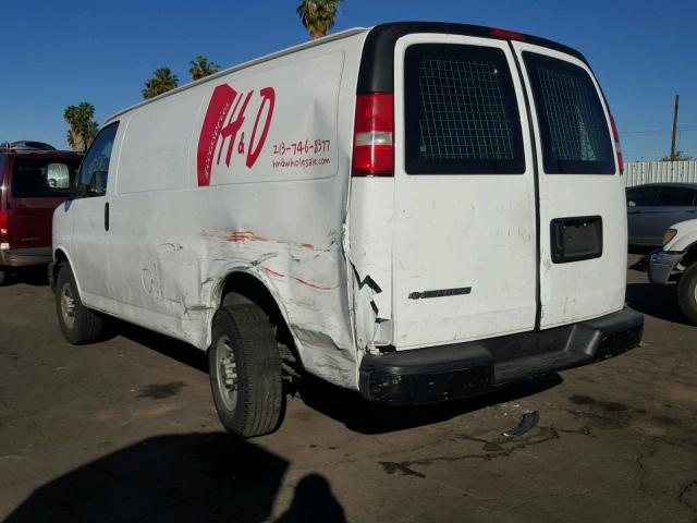 1GCGG25V171121473 - 2007 CHEVROLET EXPRESS G2 WHITE photo 3