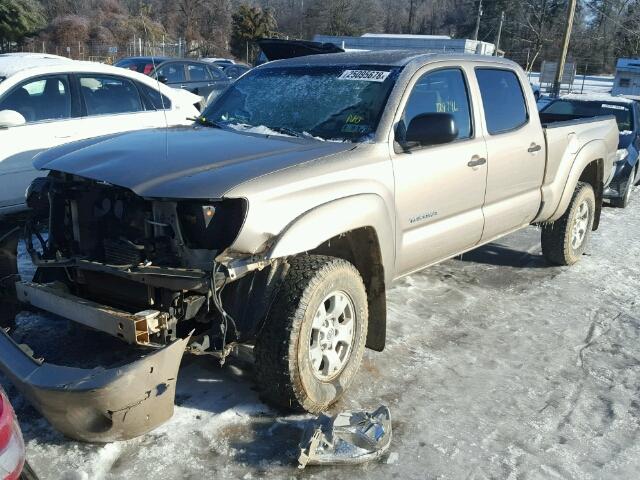 5TEMU52N66Z232171 - 2006 TOYOTA TACOMA DOU GOLD photo 2