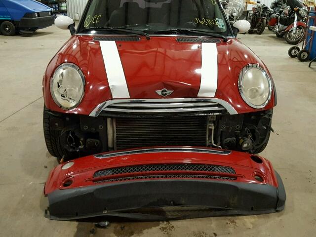 WMWRC33415TJ63872 - 2005 MINI COOPER RED photo 9