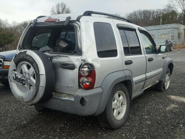 1J4GL48KX5W585221 - 2005 JEEP LIBERTY SP SILVER photo 4