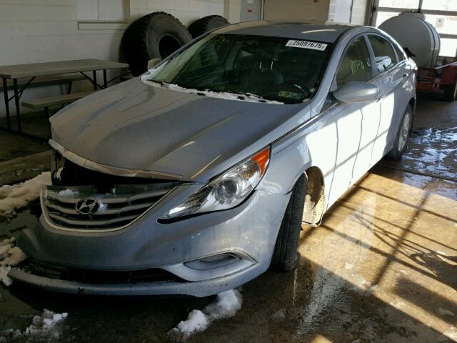 5NPEB4AC3BH204541 - 2011 HYUNDAI SONATA GLS BLUE photo 2