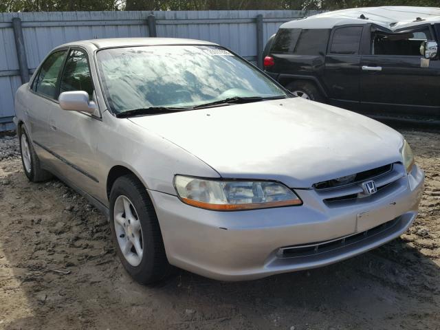 1HGCG5645WA054883 - 1998 HONDA ACCORD LX SILVER photo 1