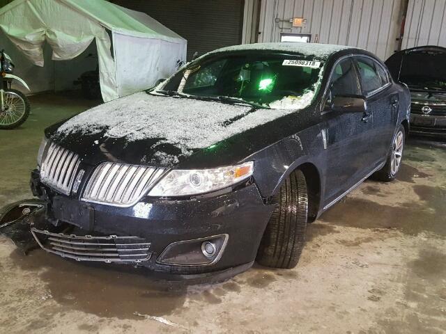 1LNHM94RX9G609553 - 2009 LINCOLN MKS BLACK photo 2