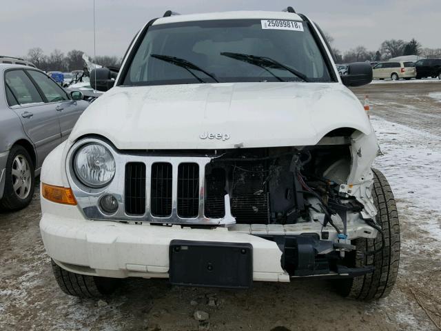 1J4GL58K05W719899 - 2005 JEEP LIBERTY LI WHITE photo 9