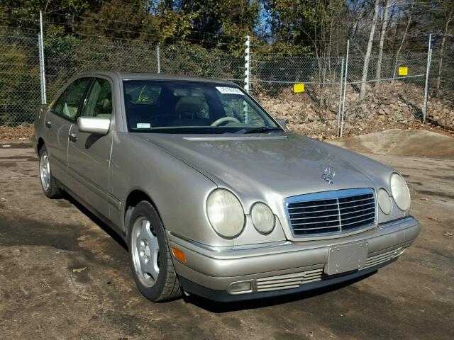 WDBJF70F4WA632811 - 1998 MERCEDES-BENZ E 430 GOLD photo 1