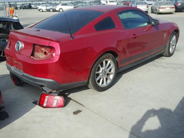 1ZVBP8AM3B5115313 - 2011 FORD MUSTANG RED photo 4