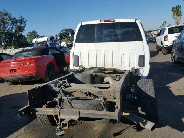 1GBHC24234E270855 - 2004 CHEVROLET SILVERADO WHITE photo 10