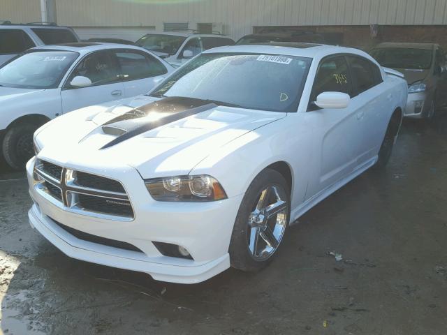 2B3CL5CT4BH609776 - 2011 DODGE CHARGER R/ WHITE photo 2