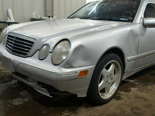 WDBJF65J3YB165594 - 2000 MERCEDES-BENZ E 320 SILVER photo 9