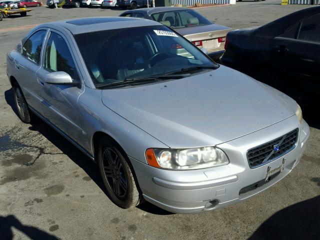 YV1RH592452482981 - 2005 VOLVO S60 2.5T SILVER photo 1