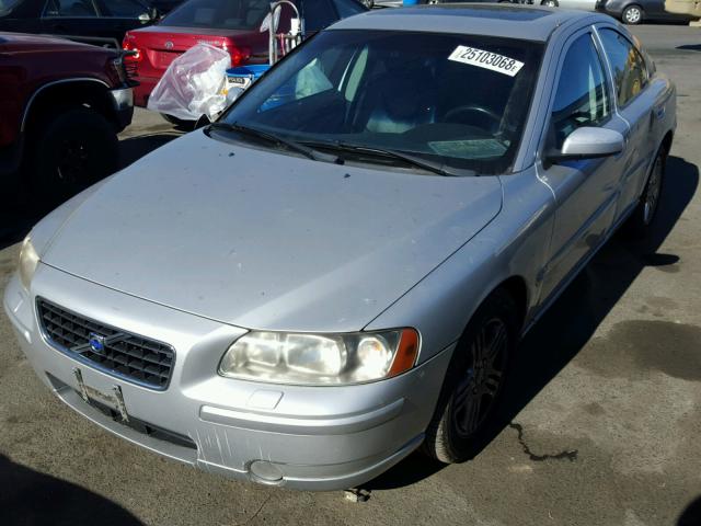 YV1RH592452482981 - 2005 VOLVO S60 2.5T SILVER photo 2