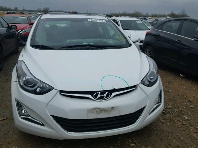 5NPDH4AEXFH585872 - 2015 HYUNDAI ELANTRA SE WHITE photo 9