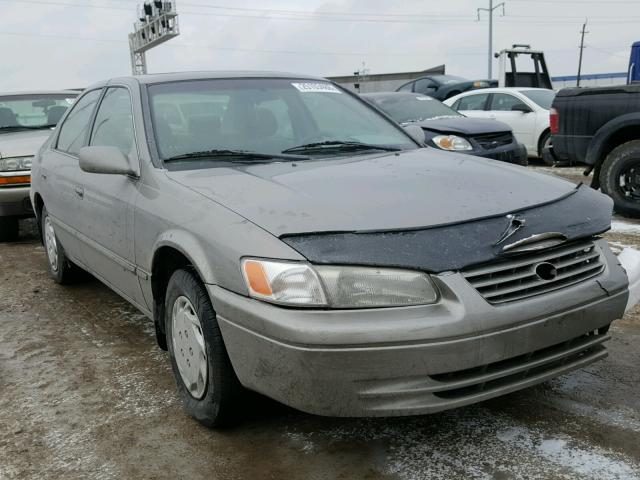 4T1BG22KXVU142740 - 1997 TOYOTA CAMRY CE GRAY photo 1