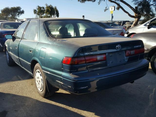 JT2BG22K9W0236520 - 1998 TOYOTA CAMRY CE GREEN photo 3