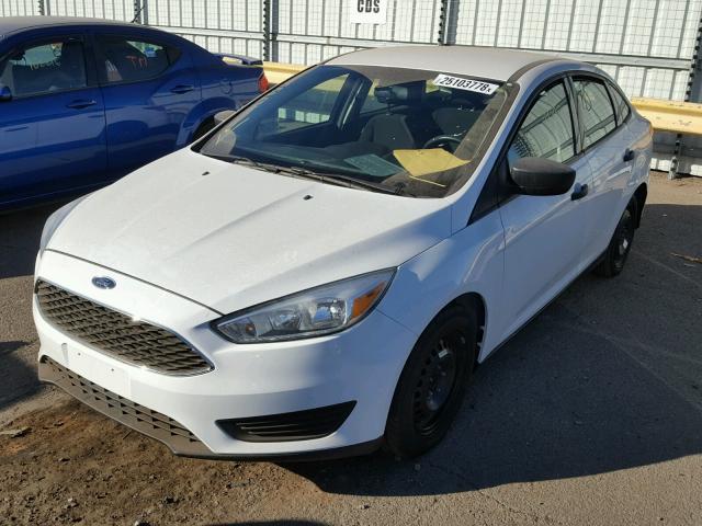 1FADP3E24FL256132 - 2015 FORD FOCUS S WHITE photo 2