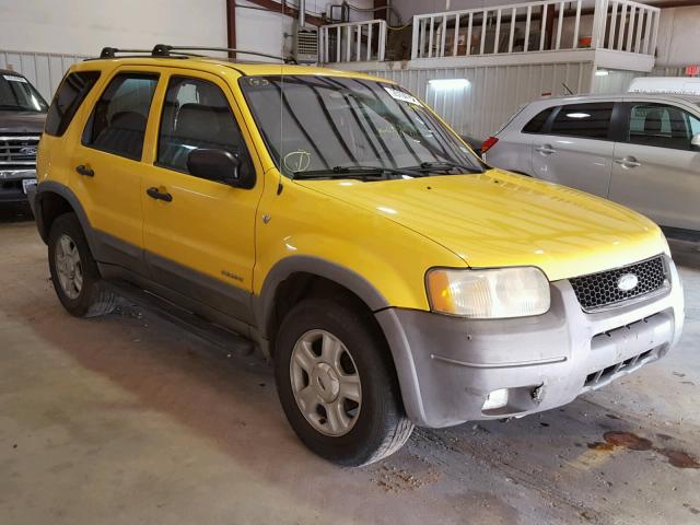 1FMYU03122KA05599 - 2002 FORD ESCAPE XLT YELLOW photo 1