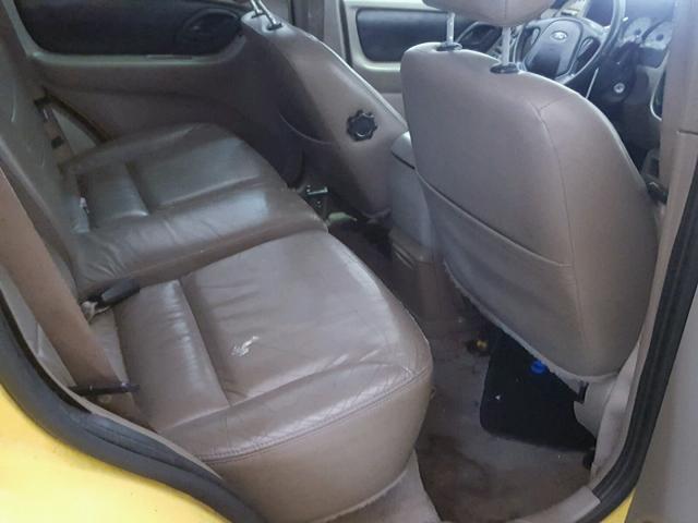 1FMYU03122KA05599 - 2002 FORD ESCAPE XLT YELLOW photo 6