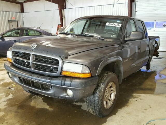 1B7HG38X82S618174 - 2002 DODGE DAKOTA QUA GRAY photo 2