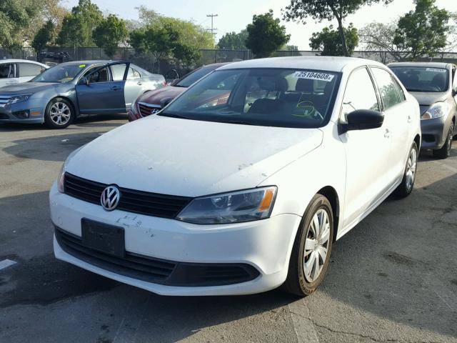 3VW2K7AJXBM073263 - 2011 VOLKSWAGEN JETTA BASE WHITE photo 2