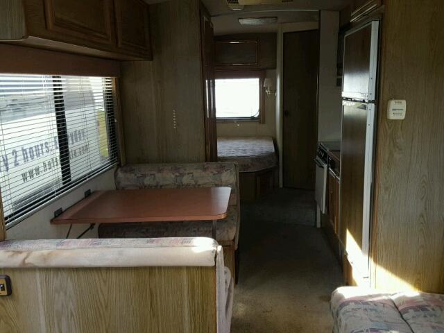 1FCKE33G2KHB69901 - 1989 FTWD MOTORHOME WHITE photo 6