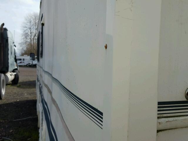 1FCKE33G2KHB69901 - 1989 FTWD MOTORHOME WHITE photo 9