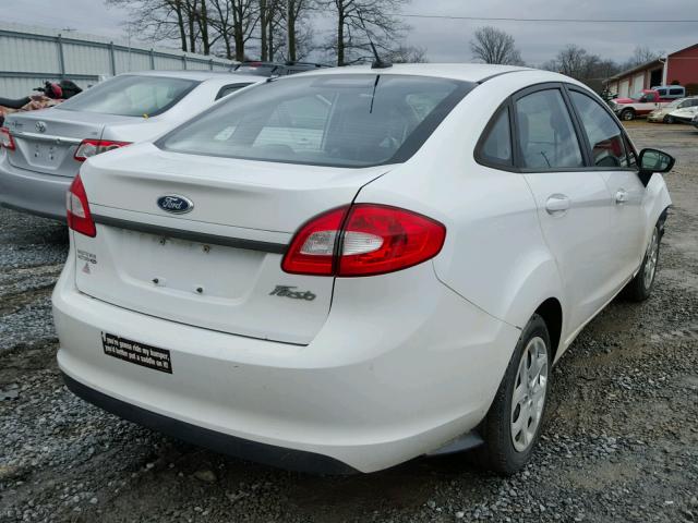 3FADP4AJ8BM122543 - 2011 FORD FIESTA S WHITE photo 4