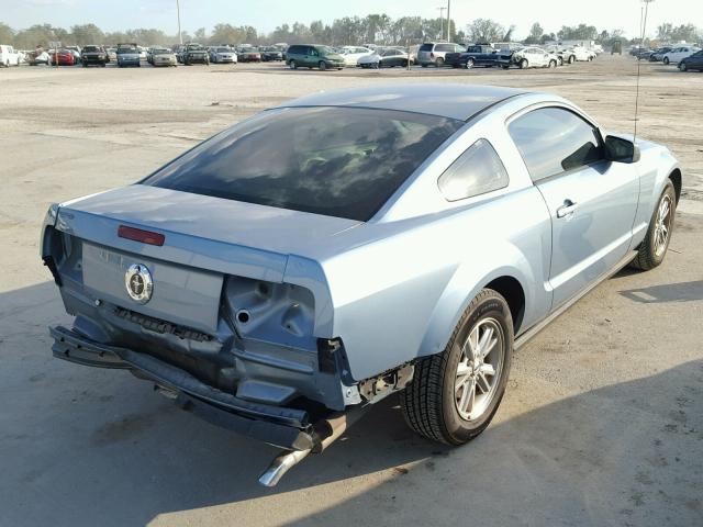 1ZVFT80N265248559 - 2006 FORD MUSTANG BLUE photo 4