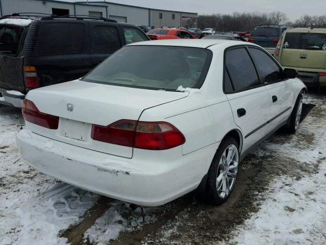 1HGCF8645WA060669 - 1998 HONDA ACCORD DX WHITE photo 4