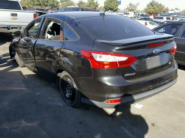 1FAHP3F22CL304836 - 2012 FORD FOCUS SE BLACK photo 3