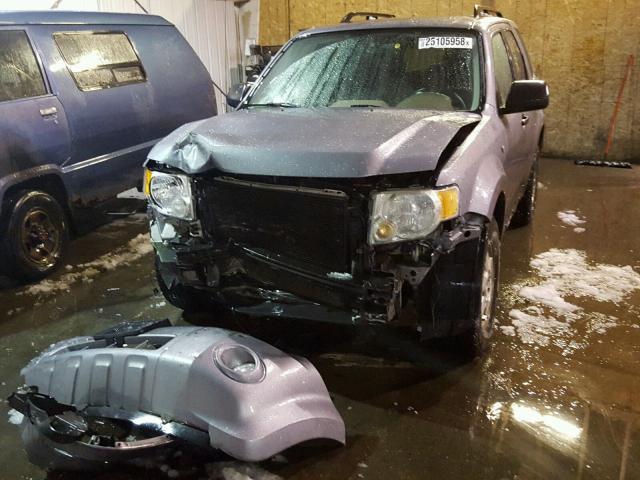 1FMCU93108KD05827 - 2008 FORD ESCAPE XLT SILVER photo 2