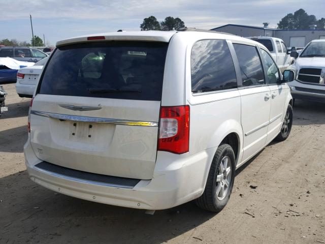 2A4RR5DG9BR636761 - 2011 CHRYSLER TOWN & COU WHITE photo 4