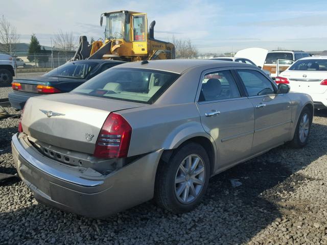 2C3LA63HX6H140886 - 2006 CHRYSLER 300C GOLD photo 4