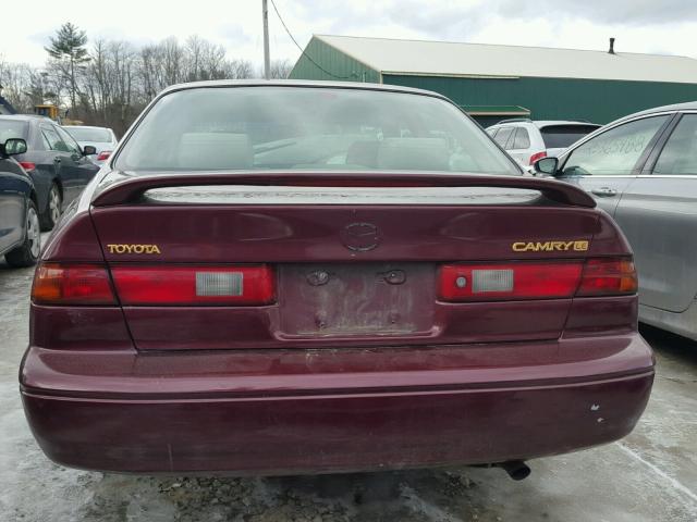 4T1BG22K3WU859563 - 1998 TOYOTA CAMRY CE MAROON photo 9