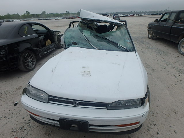 1HGCB7697PA159688 - 1993 HONDA ACCORD 10T WHITE photo 9