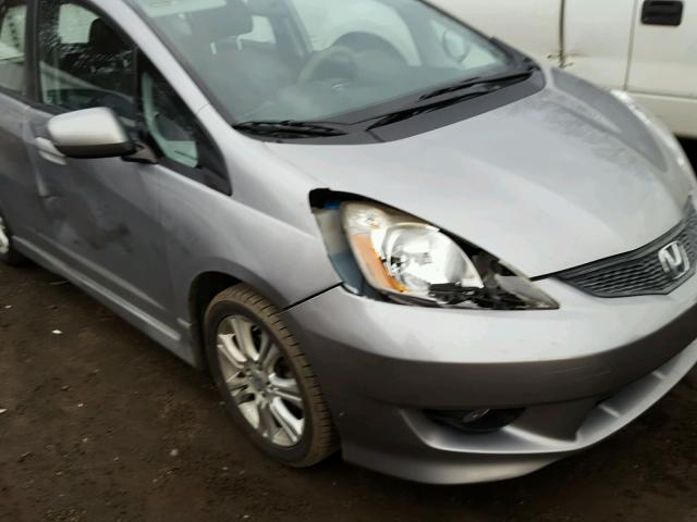 JHMGE8G4XAC024943 - 2010 HONDA FIT SPORT GRAY photo 9