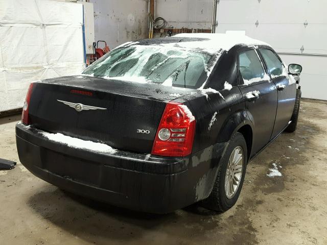 2C3KA43D79H564981 - 2009 CHRYSLER 300 LX BLACK photo 4