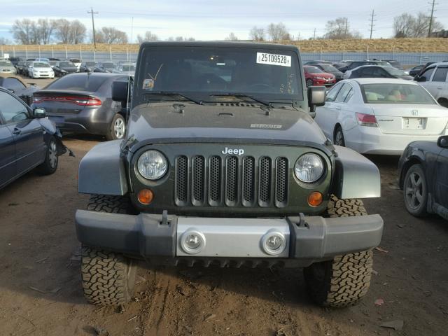 1J4HA5H18BL546700 - 2011 JEEP WRANGLER U GREEN photo 9