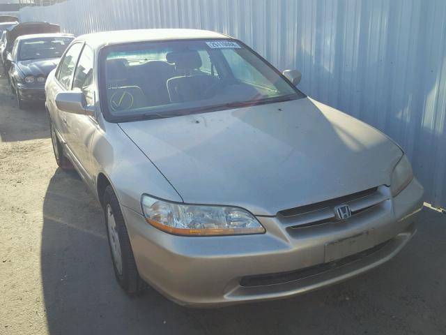 1HGCG164XYA040294 - 2000 HONDA ACCORD LX GOLD photo 1