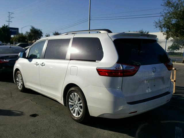 5TDYZ3DCXHS806029 - 2017 TOYOTA SIENNA XLE WHITE photo 3