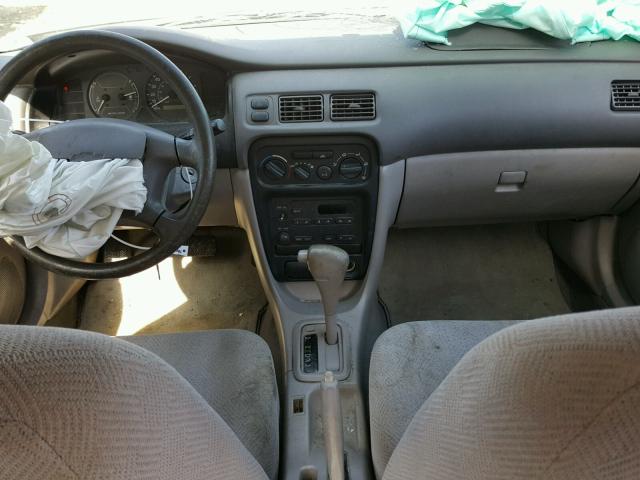 1Y1SK52892Z400555 - 2002 CHEVROLET GEO PRIZM SILVER photo 9