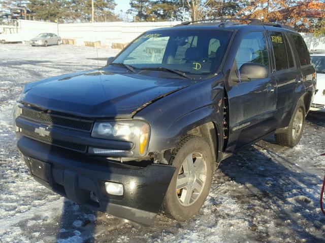 1GNDT13S042259813 - 2004 CHEVROLET TRAILBLAZE GRAY photo 2