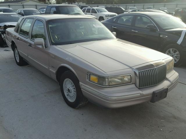 1LNLM82W4SY716384 - 1995 LINCOLN TOWN CAR S BEIGE photo 1