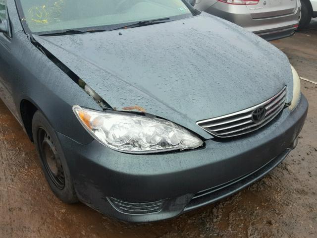 4T1BE30K55U078749 - 2005 TOYOTA CAMRY LE GRAY photo 9