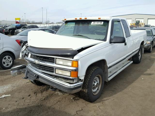 1GCGC29R6WE129763 - 1998 CHEVROLET GMT-400 C2 WHITE photo 2