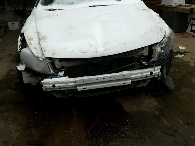 1HGCP36889A011554 - 2009 HONDA ACCORD EXL WHITE photo 9