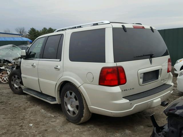 5LMFU28595LJ23675 - 2005 LINCOLN NAVIGATOR WHITE photo 3
