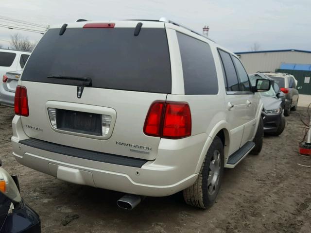 5LMFU28595LJ23675 - 2005 LINCOLN NAVIGATOR WHITE photo 4